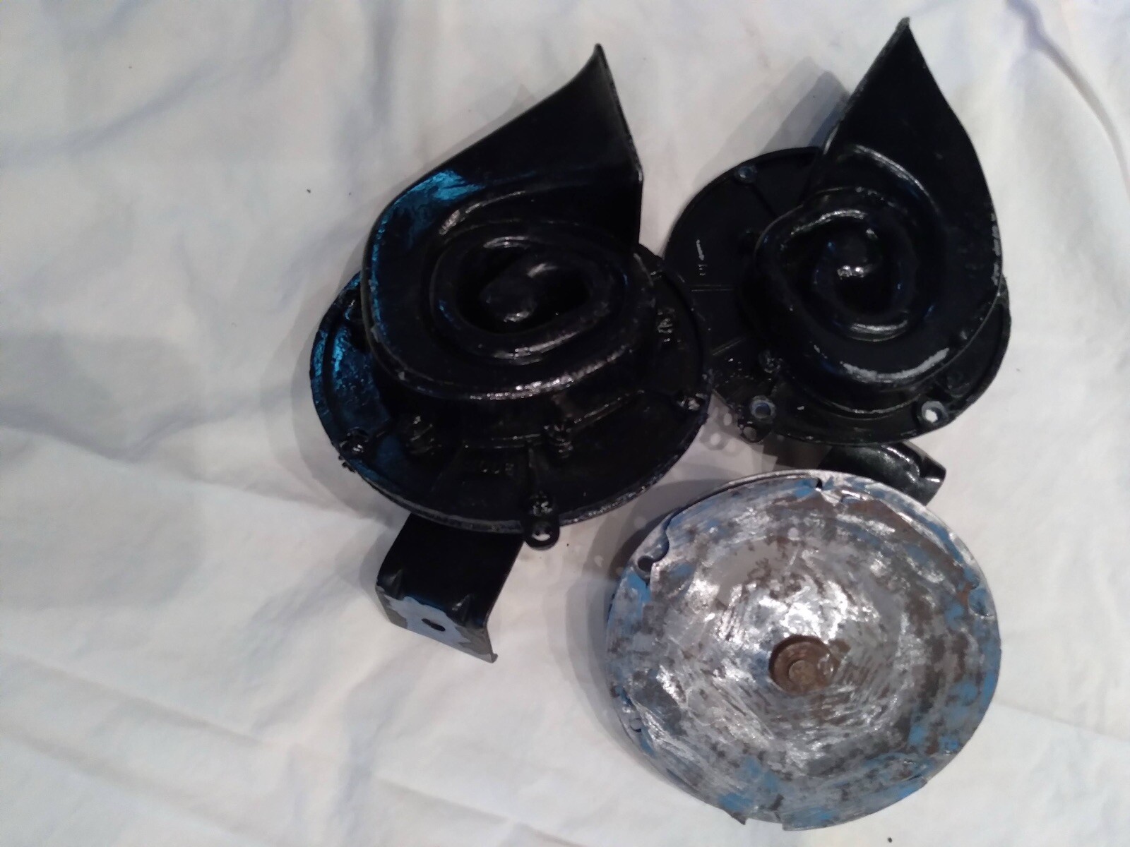 2  1961-62 Original 2 tone Corvette Horns