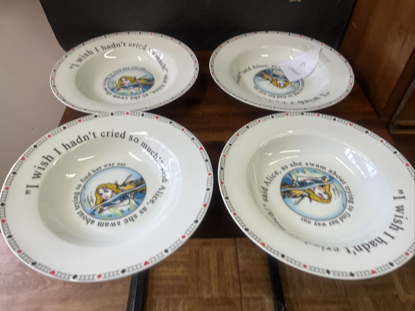 Alice In Wonderland Rimmed Soup Salad Bowl Cafe Paul Cardew Set Of 4 Alice In Wonderland Rimmed Soup Salad Bowl Cafe Paul Cardew Set Of 4