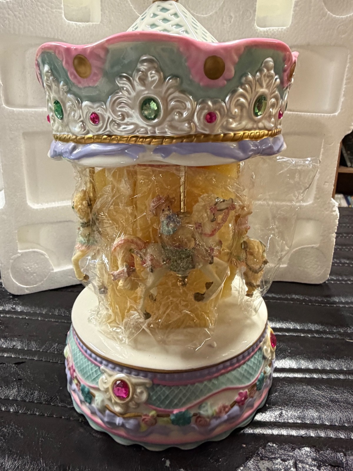 -2002 Avon Beary Go Round Carousel Musical Ceramic 11.5\ -2002 Avon Beary Go Round Carousel Musical Ceramic 11.5\