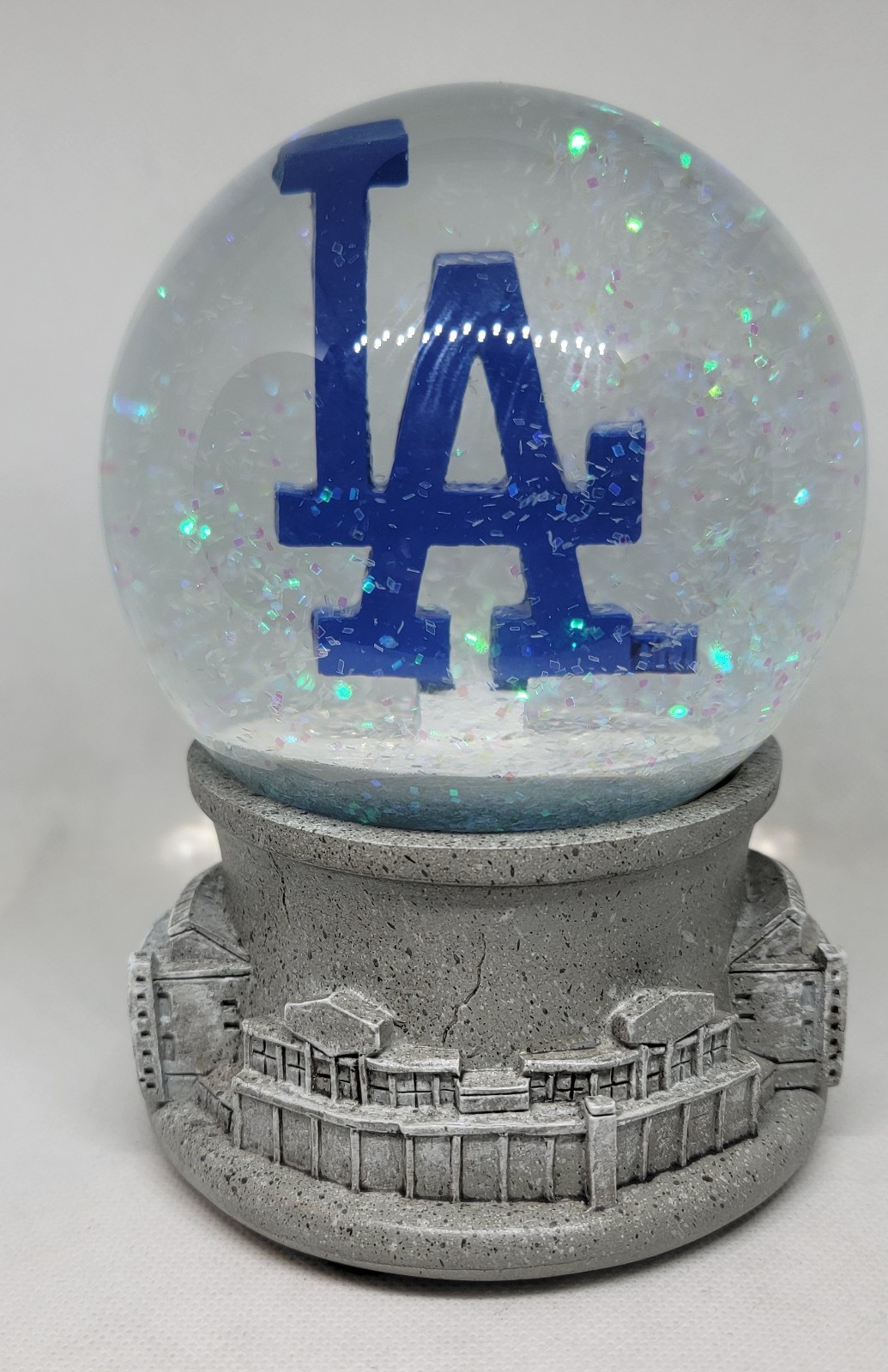 LA DODGER SNOW GLOBE WITH BOTTLE OPPENER 2025 LA DODGER SNOW GLOBE WITH BOTTLE OPPENER 2025