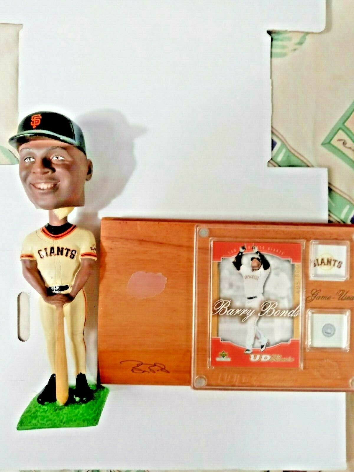 Rare Barry Bonds bobblehead with base- Game used base piece- Limited to 800 
