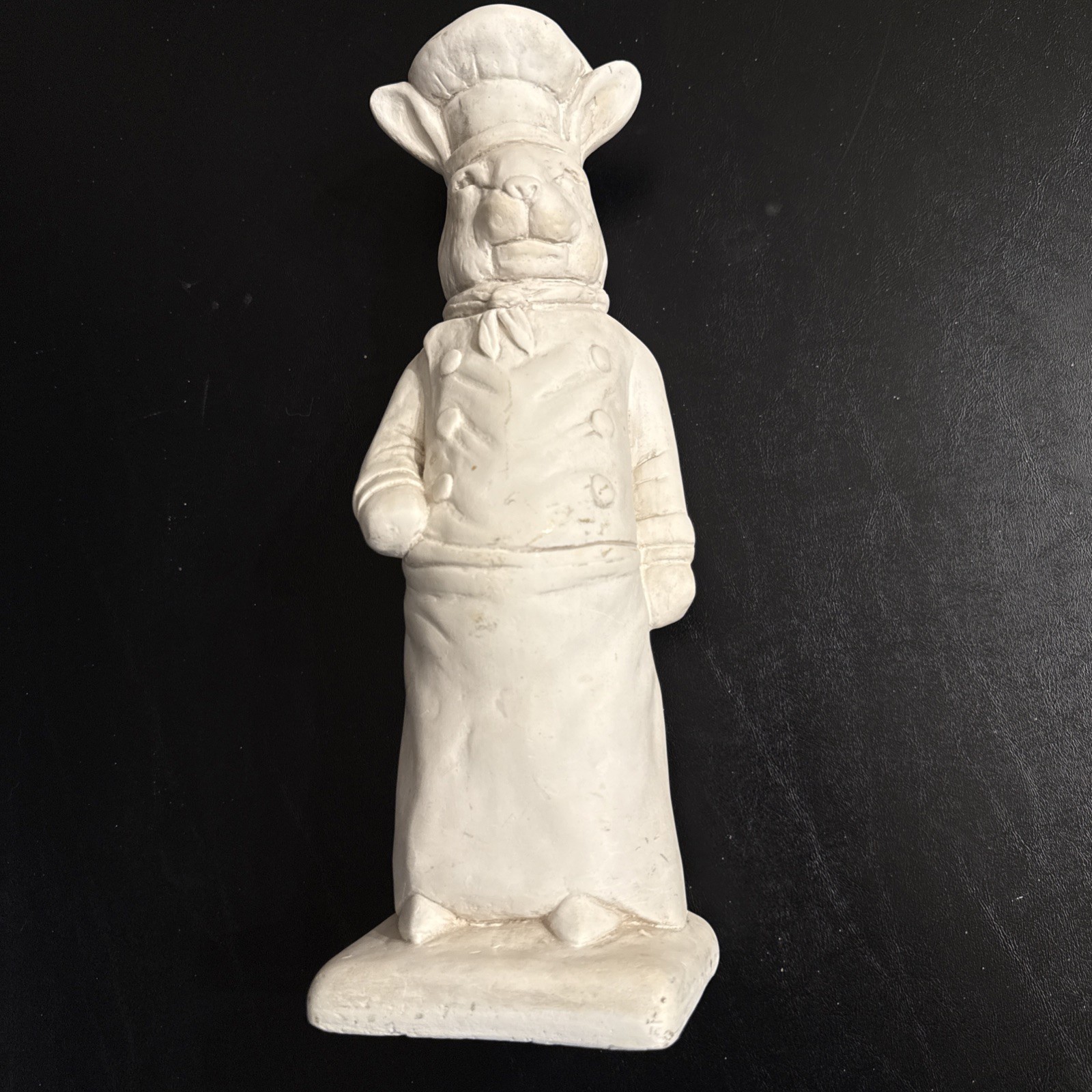 Vintage 1998 Fleur de Lis Mudpie white rabbit statue Vintage 1998 Fleur de Lis Mudpie white rabbit statue