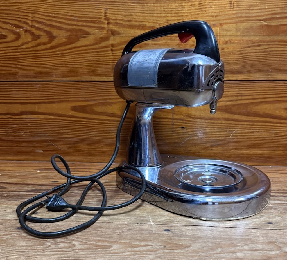 Dormeyer Silver Chef Mixer & Stand Model 4300 Mid-Century 1950s Vintage Works Dormeyer Silver Chef Mixer & Stand Model 4300 Mid-Century 1950s Vintage Works