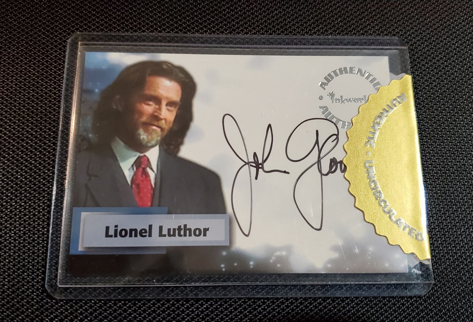 Smallville Season 2: Autograph A11 John Glover as Lionel Luthor 2003 Inkworks Smallville Season 2: Autograph A11 John Glover as Lionel Luthor 2003 Inkworks