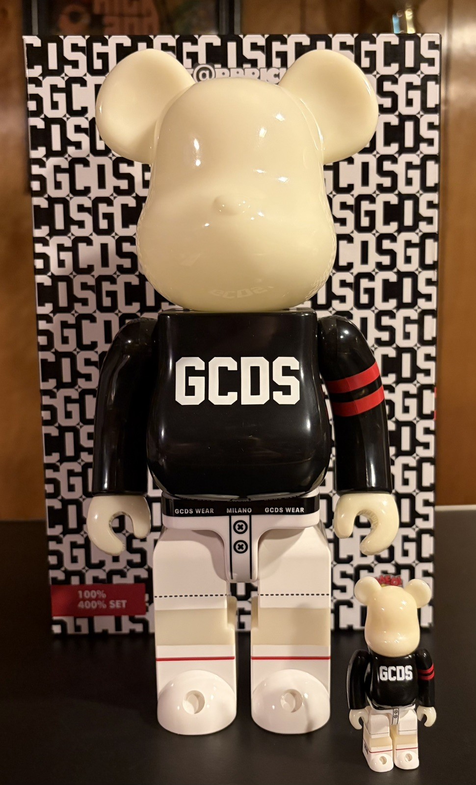 BE@RBRICK x GCDS 100% 400% GID Glow in Dark Macau 2022 Exclusive Medicom BE@RBRICK x GCDS 100% 400% GID Glow in Dark Macau 2022 Exclusive Medicom