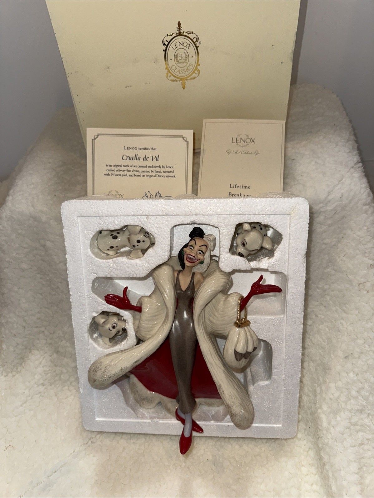 Lenox Disney Cruella de Vil Figurine 3 of the 101 Dalmatians Puppies Lenox Disney Cruella de Vil Figurine 3 of the 101 Dalmatians Puppies
