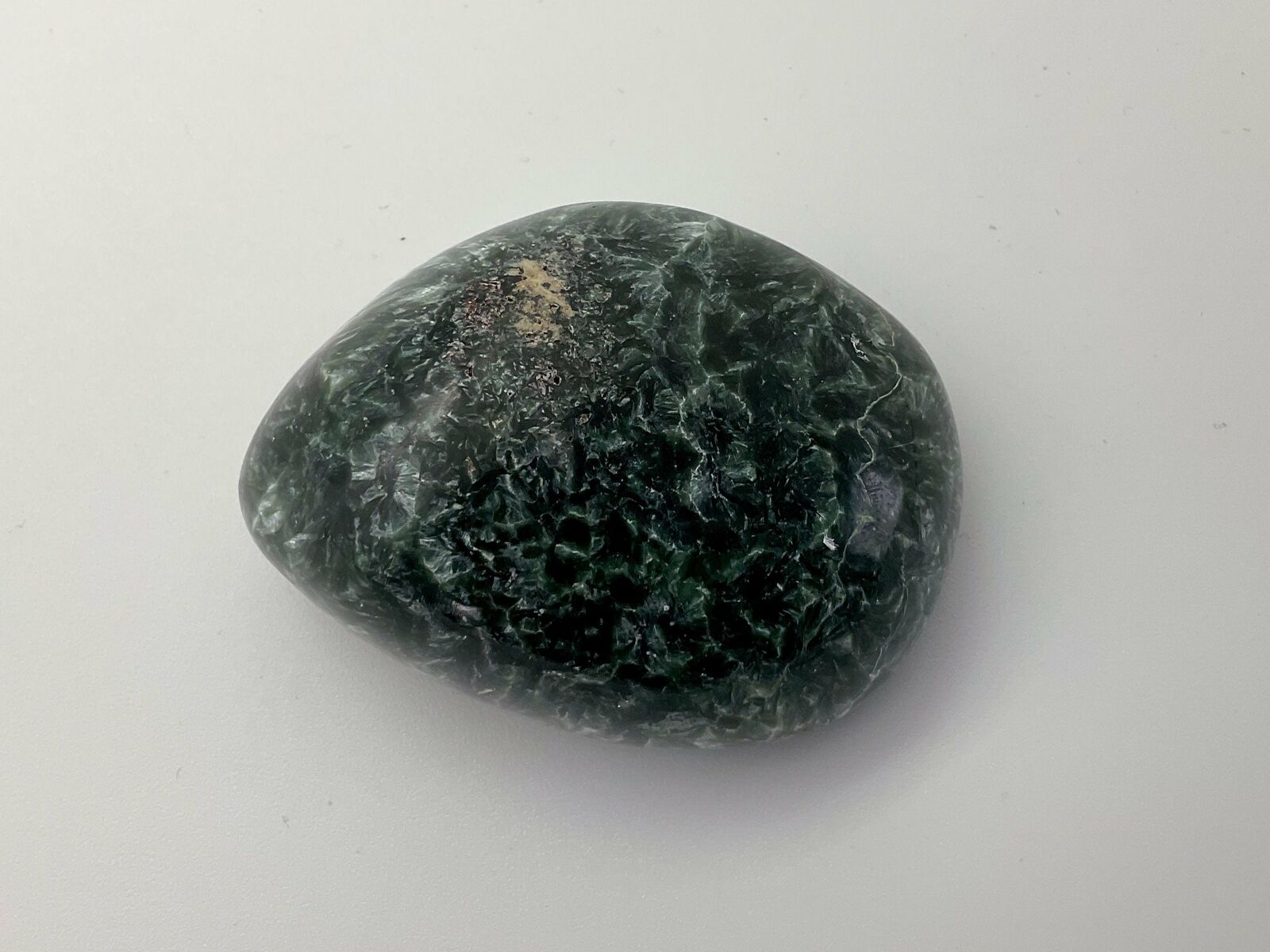 Gorgeous high quality Seraphinite palmstone from Russia