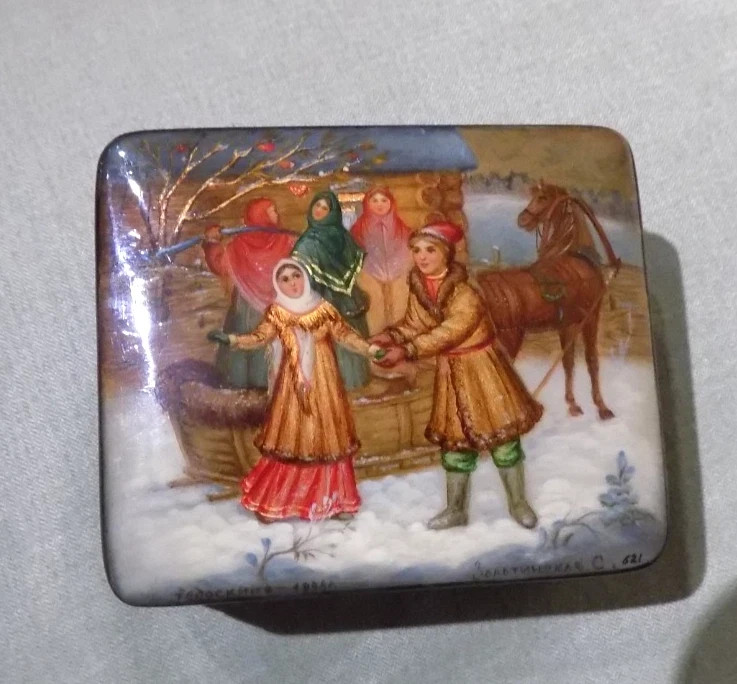 EUC RARE SMALL FEDOSKINO RUSSIAN VINTAGE LACQUER BOX 2.75 STAMP COA ZOLOTINSKAYA
