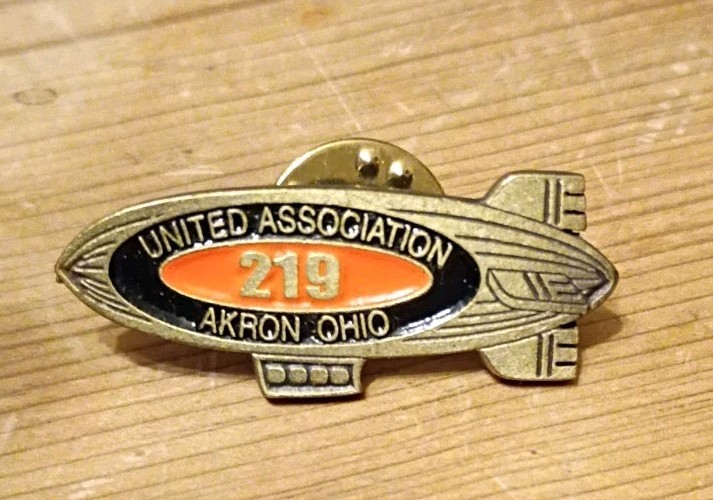 UA Local 219 Akron Ohio Pin Plumbers Pipefitters Union Goodyear Blimp 