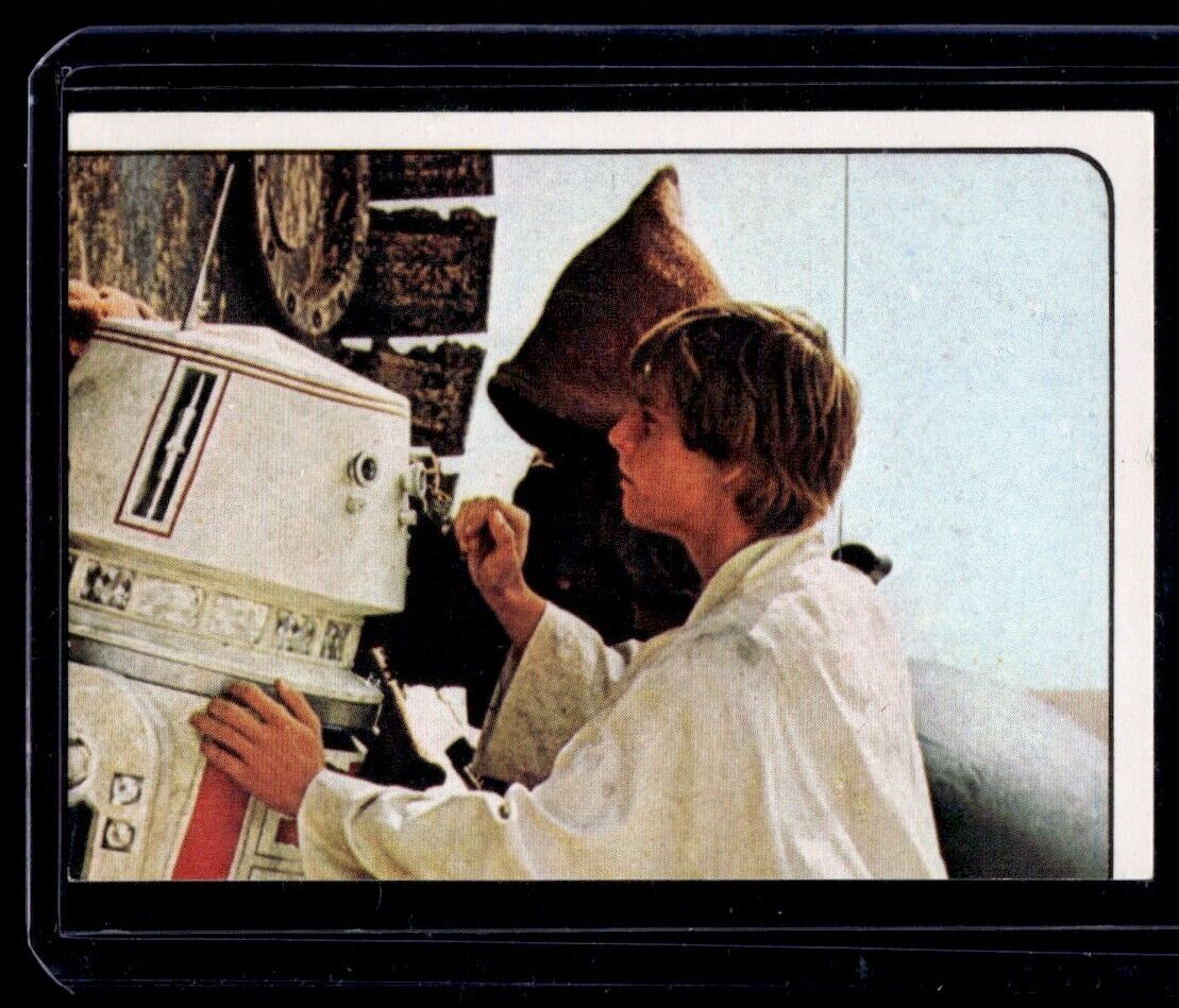 1977 Star Wars Panini Mini Sticker LUKE LOOKS AT R5-D4 #41