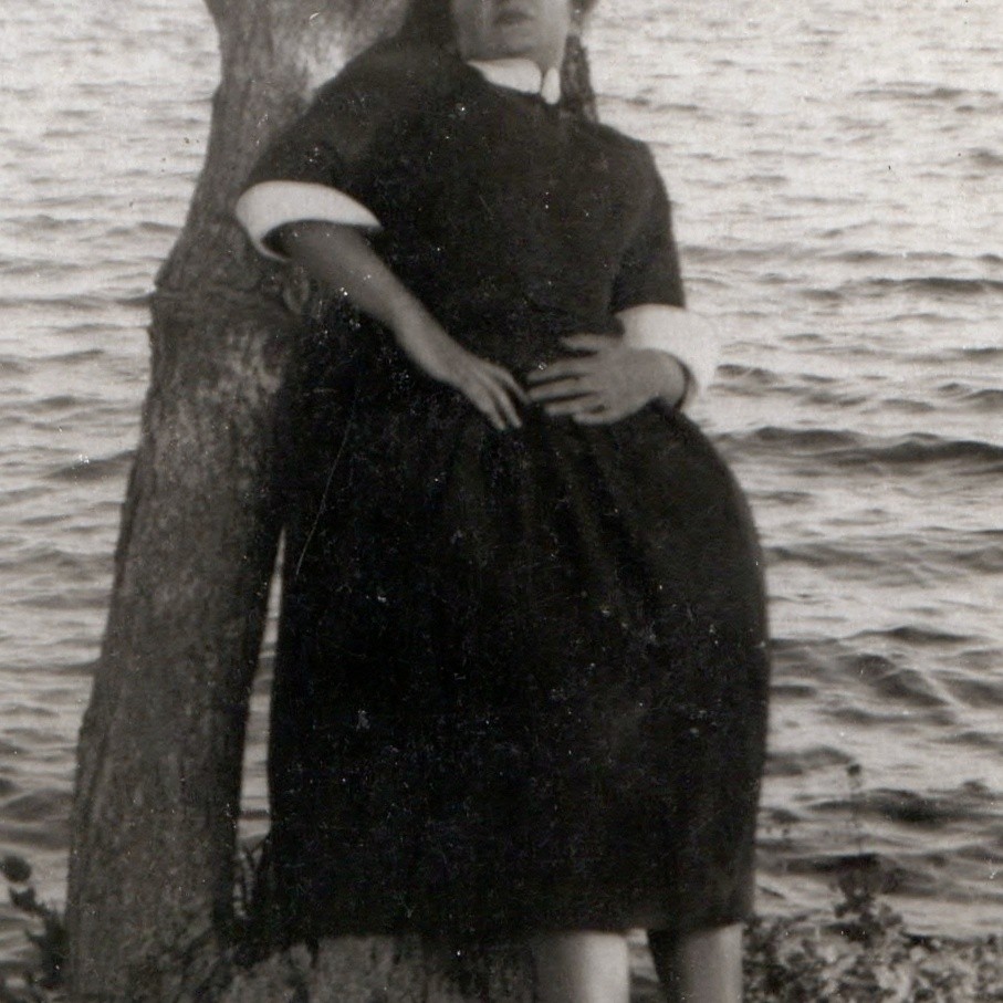 c1920s Lakeside Tree Leaning Woman Snapshot Photo Barefoot Dark Dress Shore Vtg c1920s Lakeside Tree Leaning Woman Snapshot Photo Barefoot Dark Dress Shore Vtg