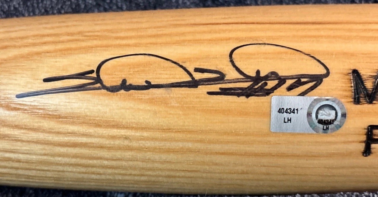 Shin-Soo Choo Autographed Louisville Slugger Pro Model Baseball Bat **MLB HOLO** Shin-Soo Choo Autographed Louisville Slugger Pro Model Baseball Bat **MLB HOLO**