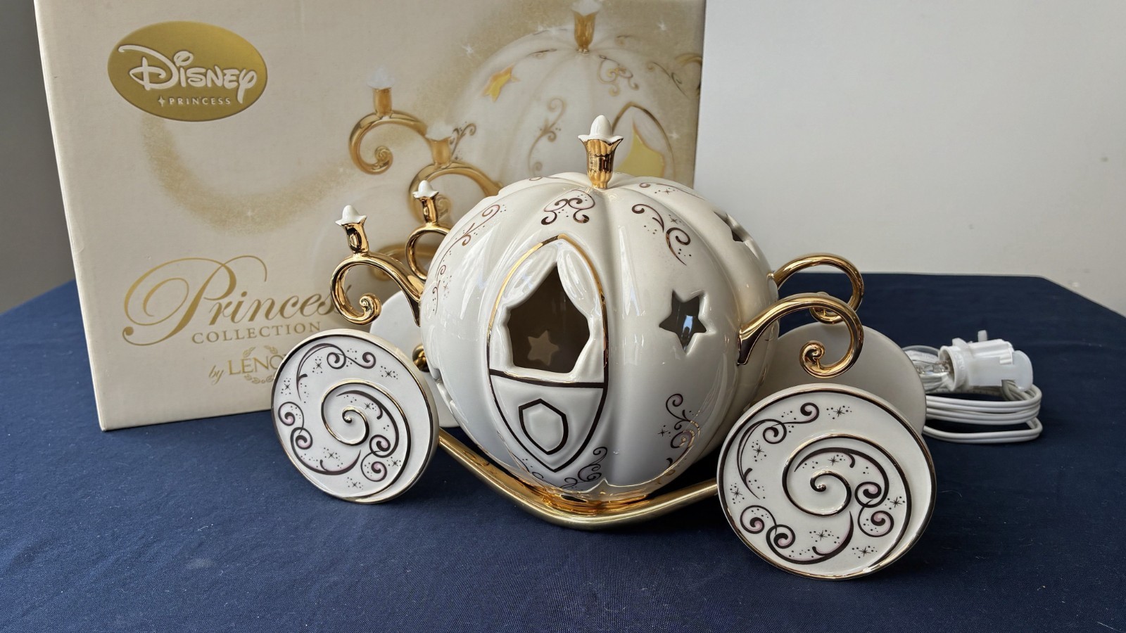 CINDERELLAS ENCHANTED COACH FROM DISNEY COLLECTION CINDERELLAS ENCHANTED COACH FROM DISNEY COLLECTION