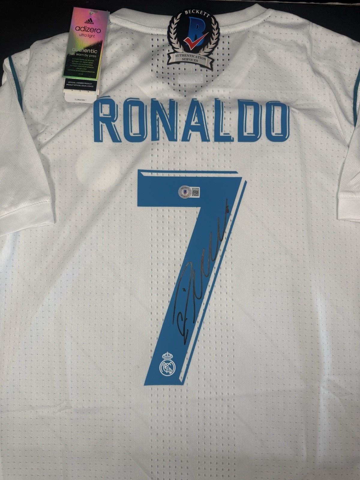 Cristiano Ronaldo Signed Real Madrid Jersey 2017/18 + Beckett COA Cristiano Ronaldo Signed Real Madrid Jersey 2017/18 + Beckett COA