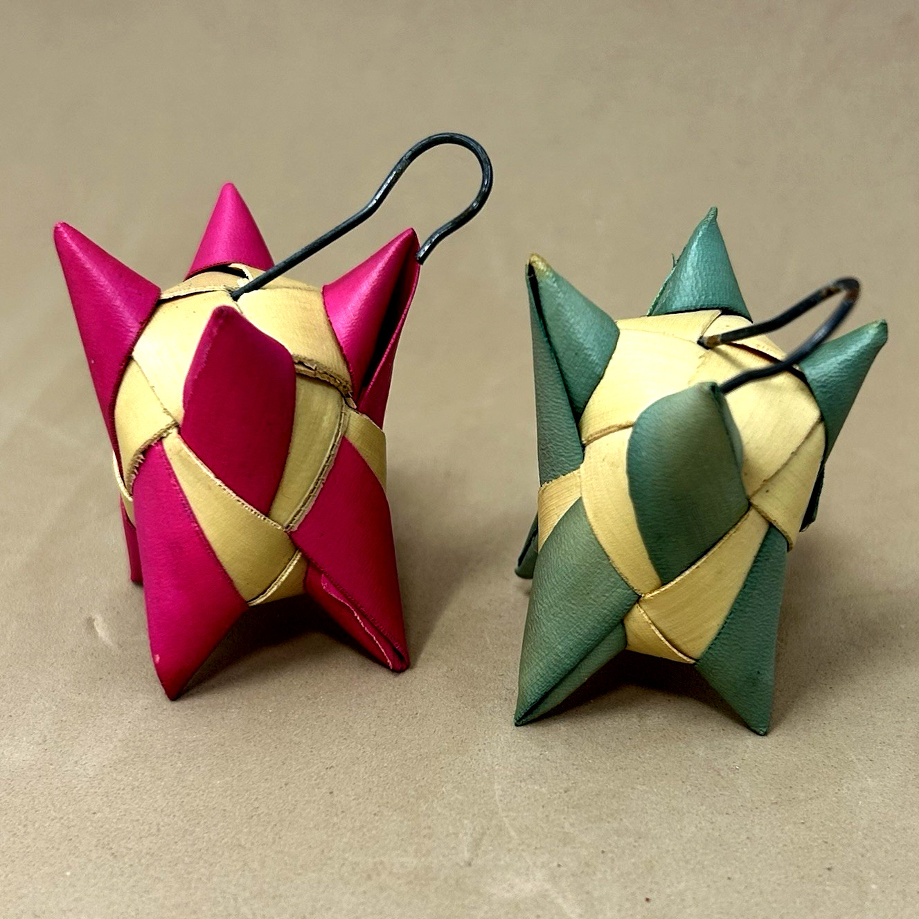 2 Vtg Handwoven Palm Leaf Star Ornaments Woven Straw Folk Art Pink Green Mexico