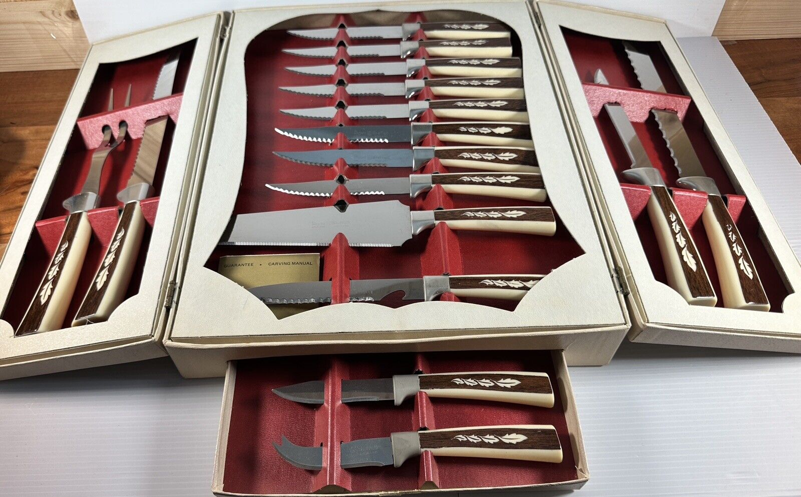 Vintage MCM Regent Sheffield Cutlery Flatware English Blades 19 Piece Chest