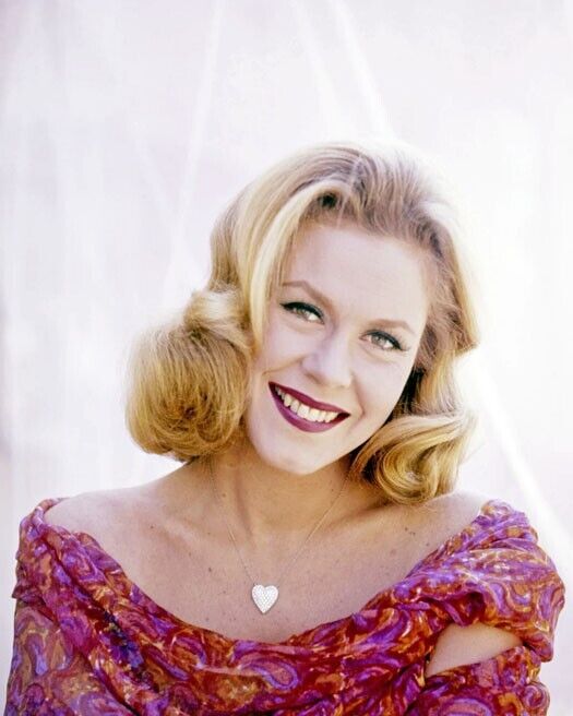 Famous Actress ELIZABETH MONTGOMERY Glossy 8x10 Photo BEWITCHED Print Poster