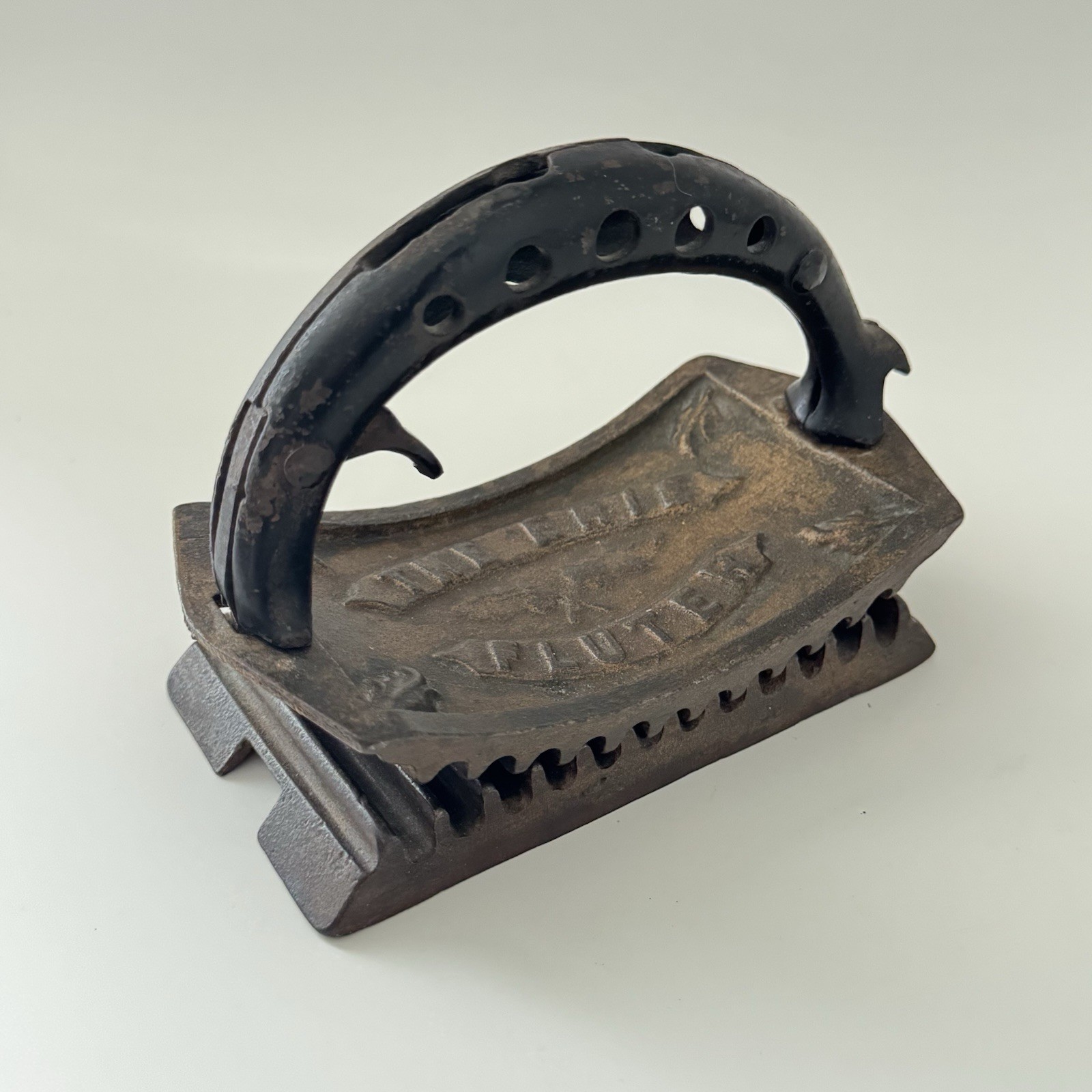 Antique Griswold The Erie Fluter Cast Iron Fluting Iron 297 c1880s Clothing Antique Griswold The Erie Fluter Cast Iron Fluting Iron 297 c1880s Clothing