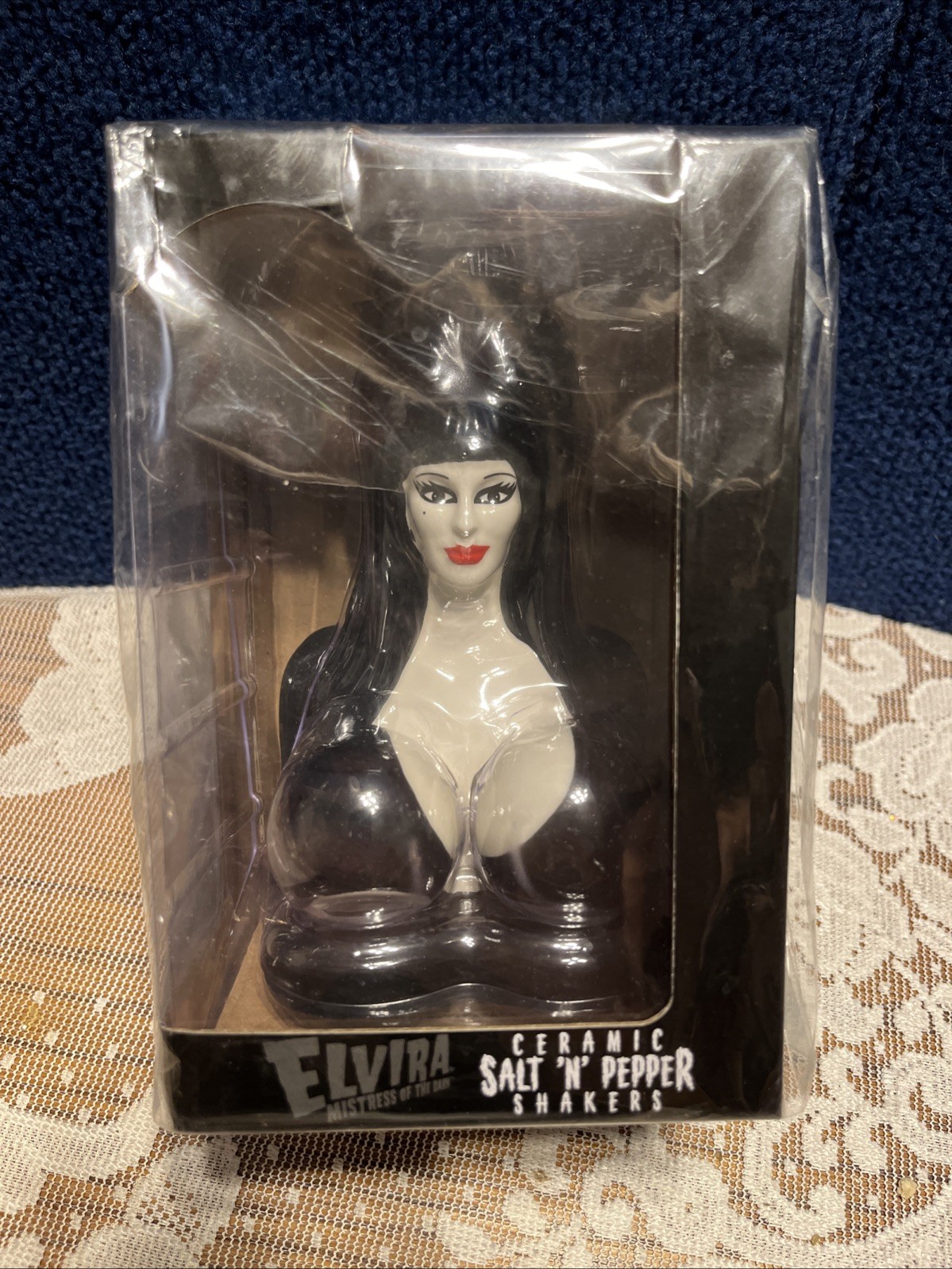 Official Elvira Mistress of the Dark Ceramic Salt n Pepper Shakers New In Box Official Elvira Mistress of the Dark Ceramic Salt n Pepper Shakers New In Box