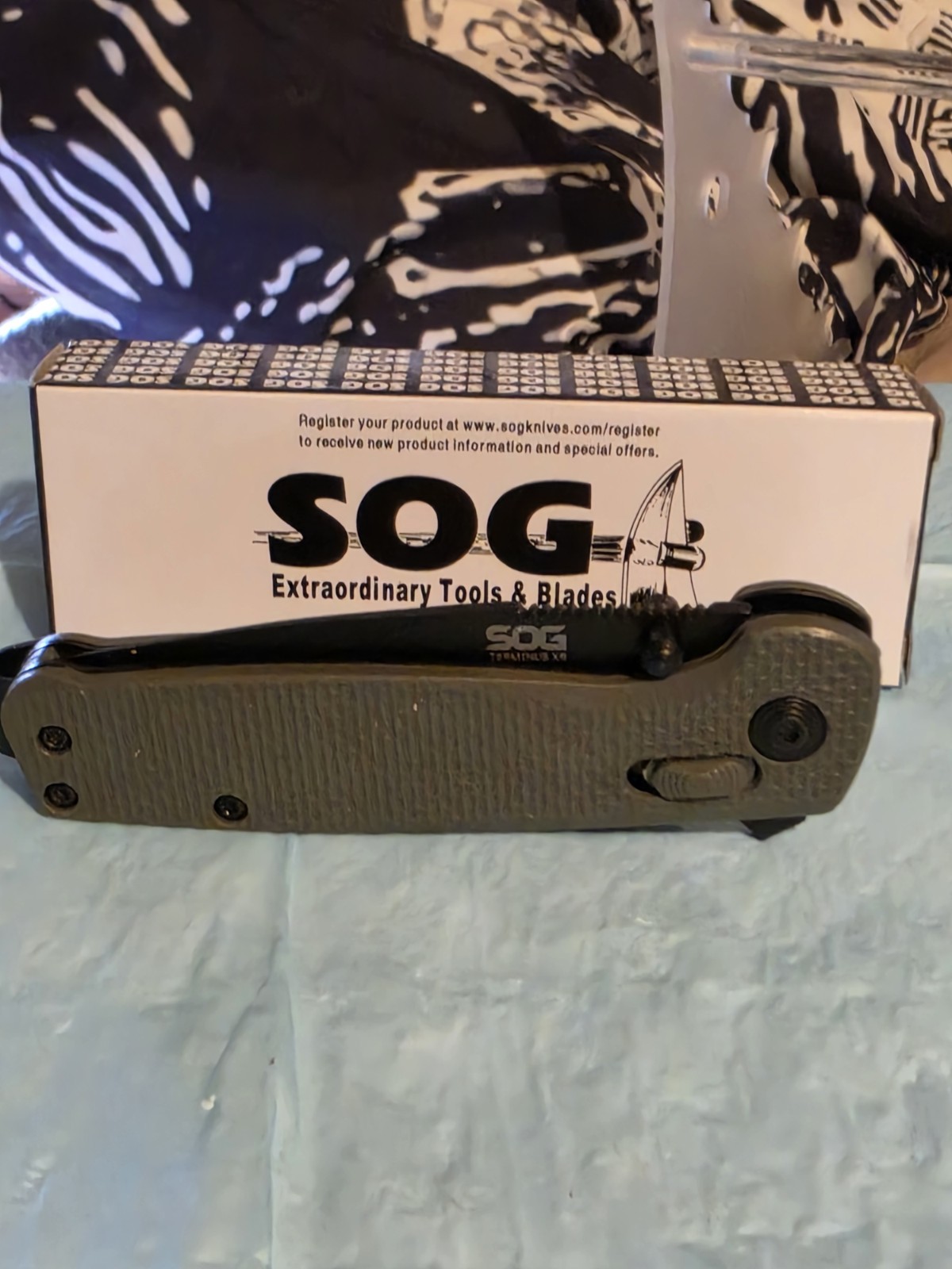 SOG Terminus XR Limited Series Cryo D2 Folding Pocket Knife, Dark Green, NEW SOG Terminus XR Limited Series Cryo D2 Folding Pocket Knife, Dark Green, NEW