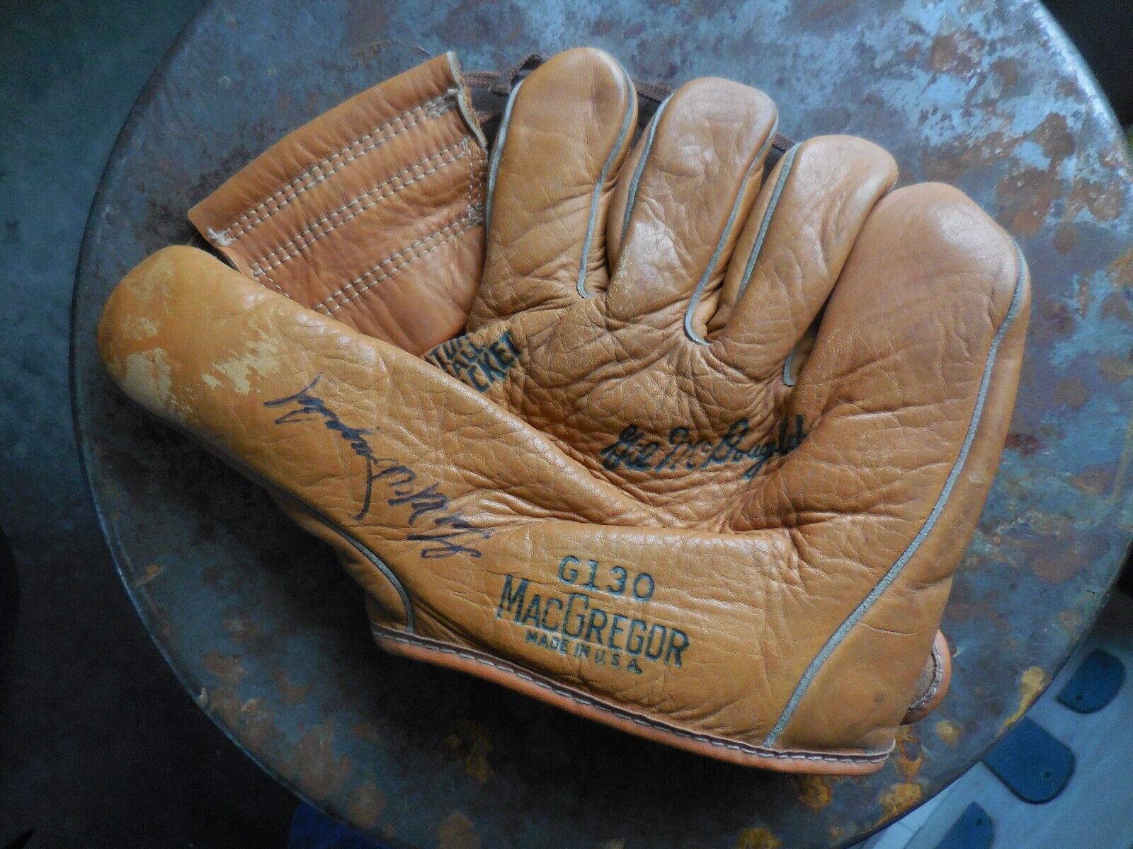 Autographed Glove Sale  Gil McDougald signed MacGregor G130, Yankees, All-Star