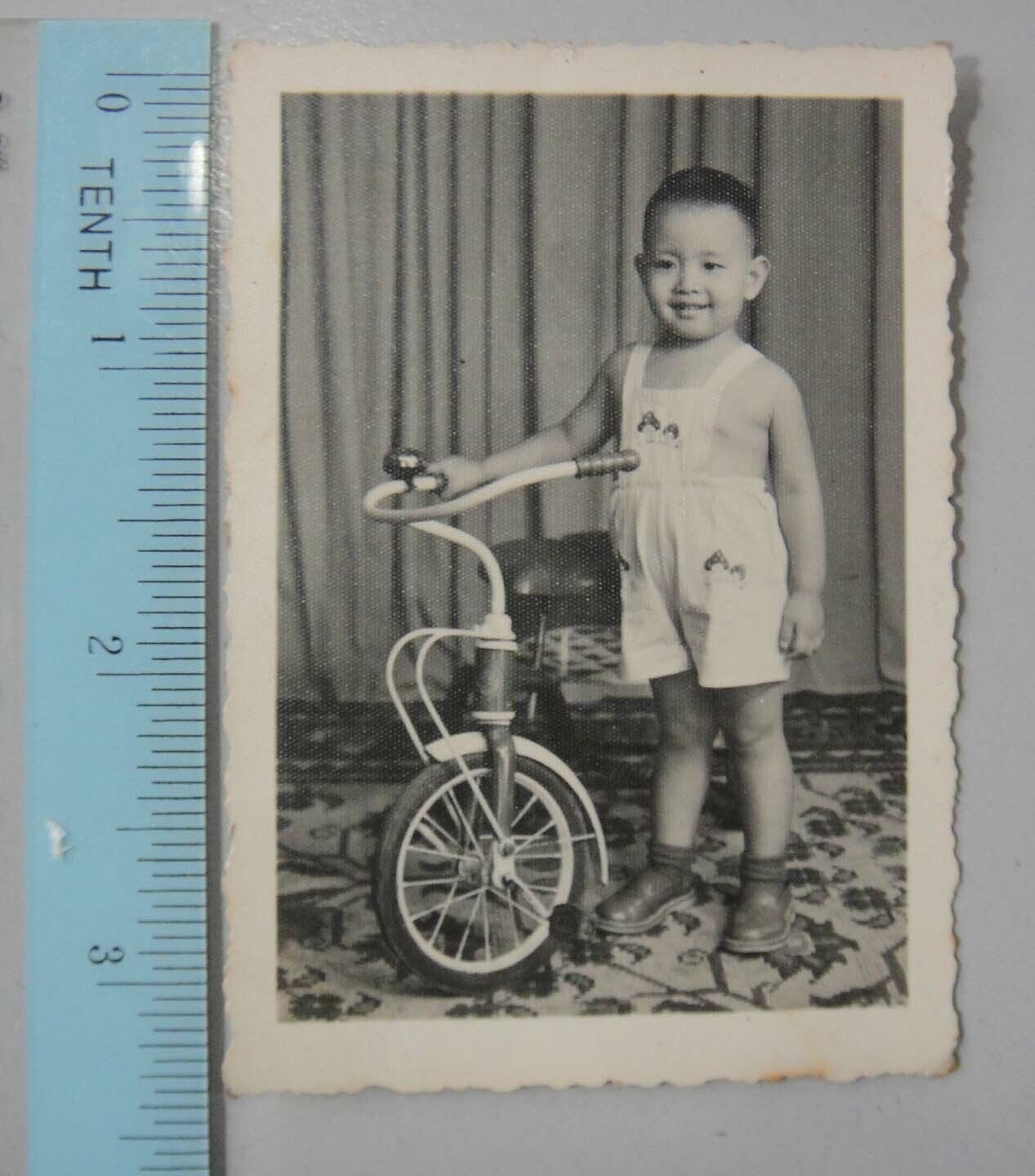 (Z1) vintage Asian Chinese Boy Antique Bicycle B/W Photo