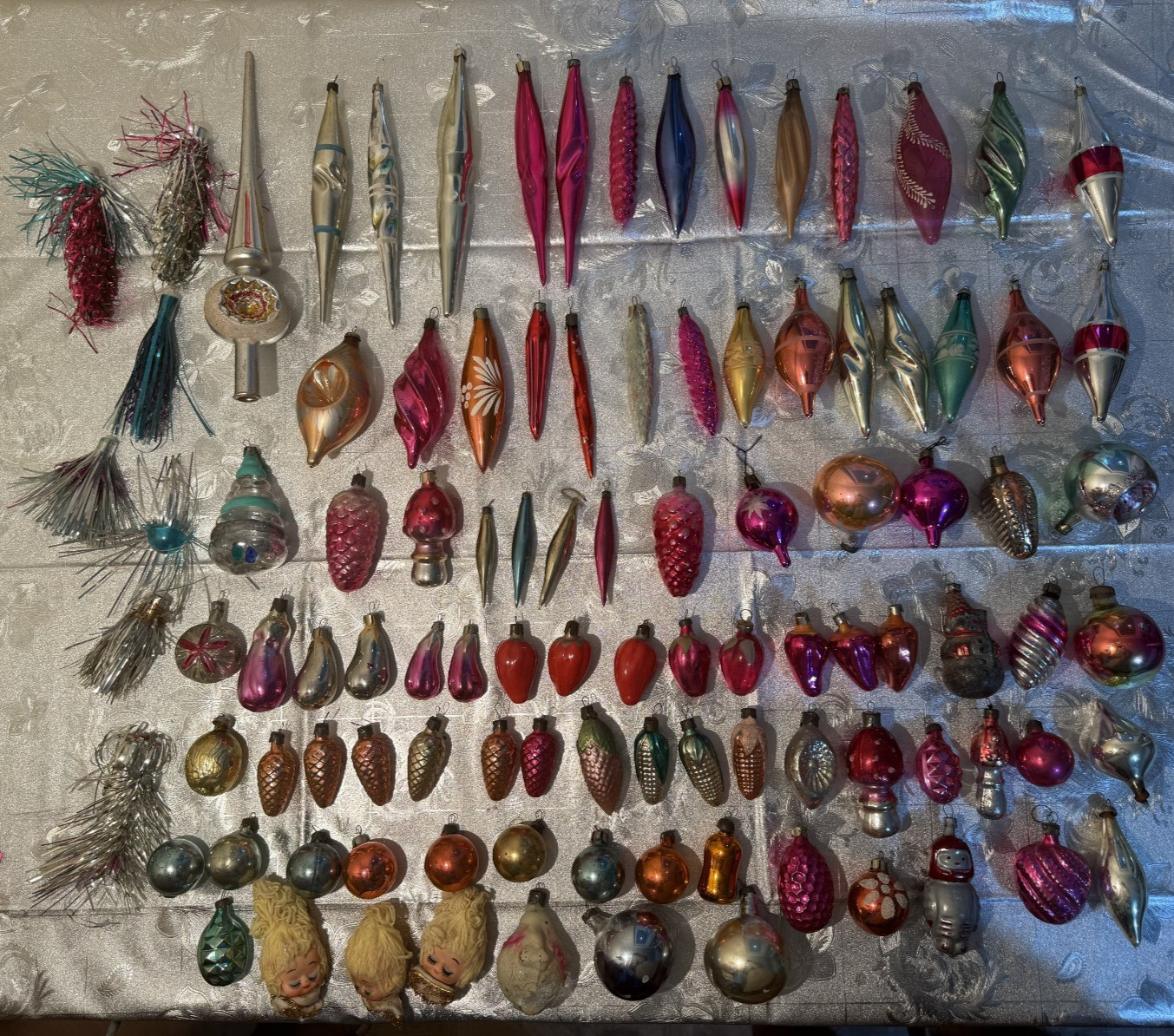 Lot 17 — Vintage Soviet Glass Christmas Tree Ornaments 103 pieces Lot 17 — Vintage Soviet Glass Christmas Tree Ornaments 103 pieces