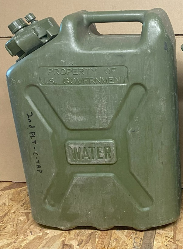Military Water Can MWC 20L/5 Gallon Olive Drab LC Industries Very Good Condition Military Water Can MWC 20L/5 Gallon Olive Drab LC Industries Very Good Condition