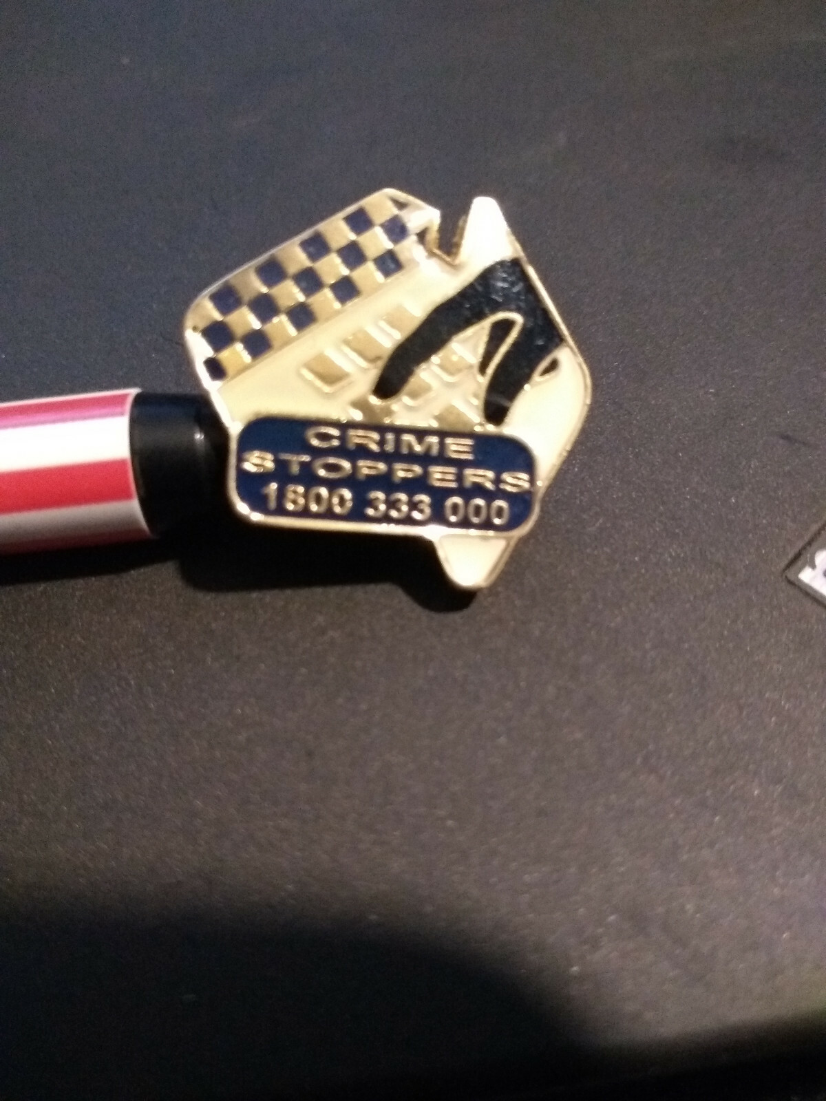 Crimestoppers PIN Vintage Clutch back (19-807) Crimestoppers PIN Vintage Clutch back (19-807)