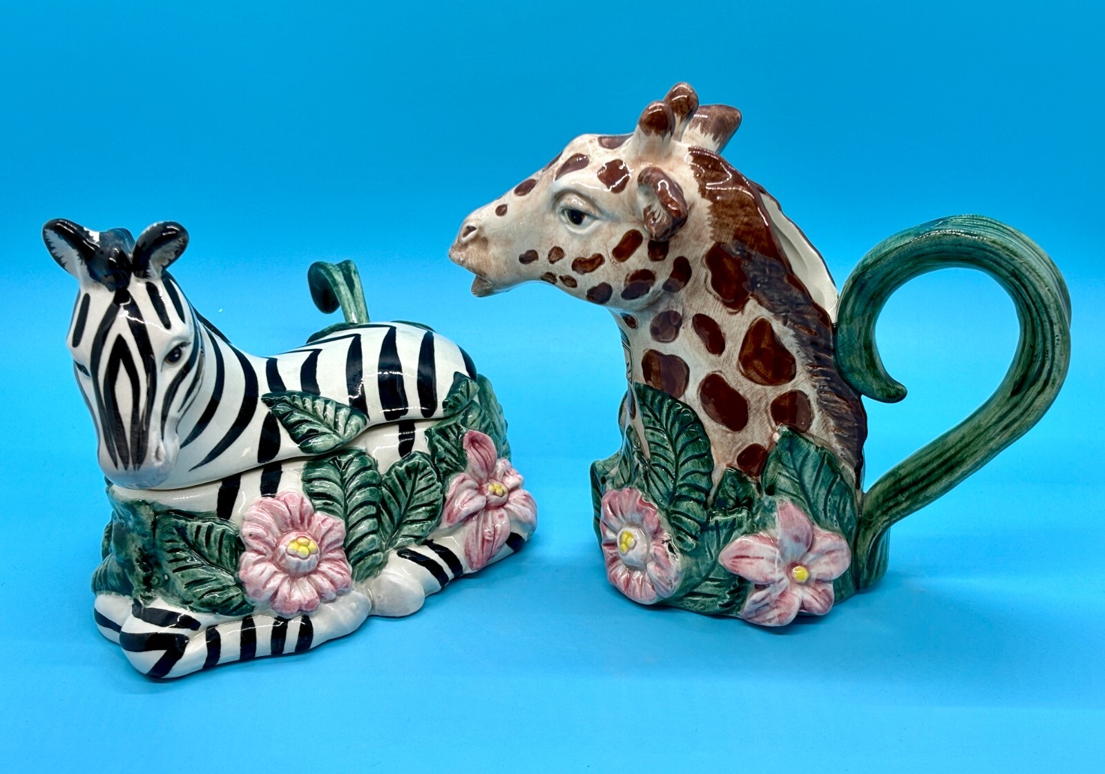 Vintage 1992 Fitz & Floyd Giraffe Creamer & Zebra Sugar Bowl w/ Spoon – EUC Vintage 1992 Fitz & Floyd Giraffe Creamer & Zebra Sugar Bowl w/ Spoon – EUC