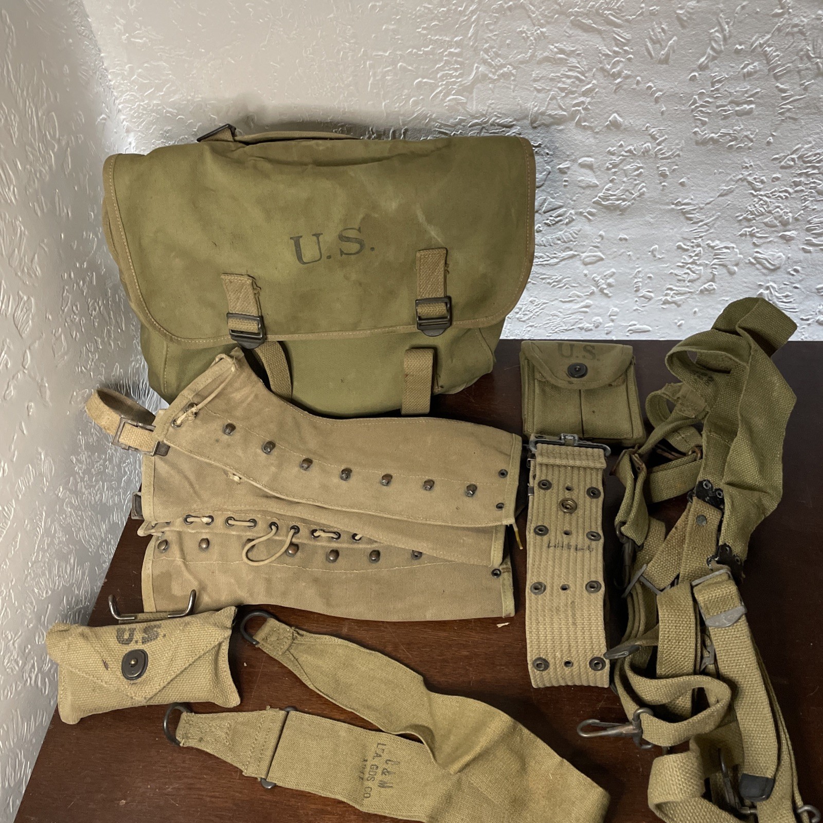 Ww2 USA Field Gear Lot- Musset Bag Belt Suspenders Leggings Original Ww2 USA Field Gear Lot- Musset Bag Belt Suspenders Leggings Original