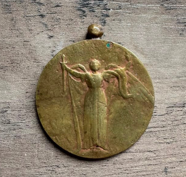 RARE WWI CUBAN INTER ALLIED VICTORY MILITARY MEDAL 1910s CHOBILLON TRIANGLE RARE WWI CUBAN INTER ALLIED VICTORY MILITARY MEDAL 1910s CHOBILLON TRIANGLE