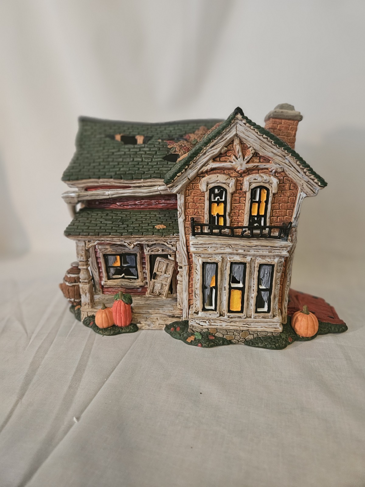 Dept 56 Halloween Screech Owl Farmhouse Lighted Ceramic House IOB Cord 808988 Dept 56 Halloween Screech Owl Farmhouse Lighted Ceramic House IOB Cord 808988