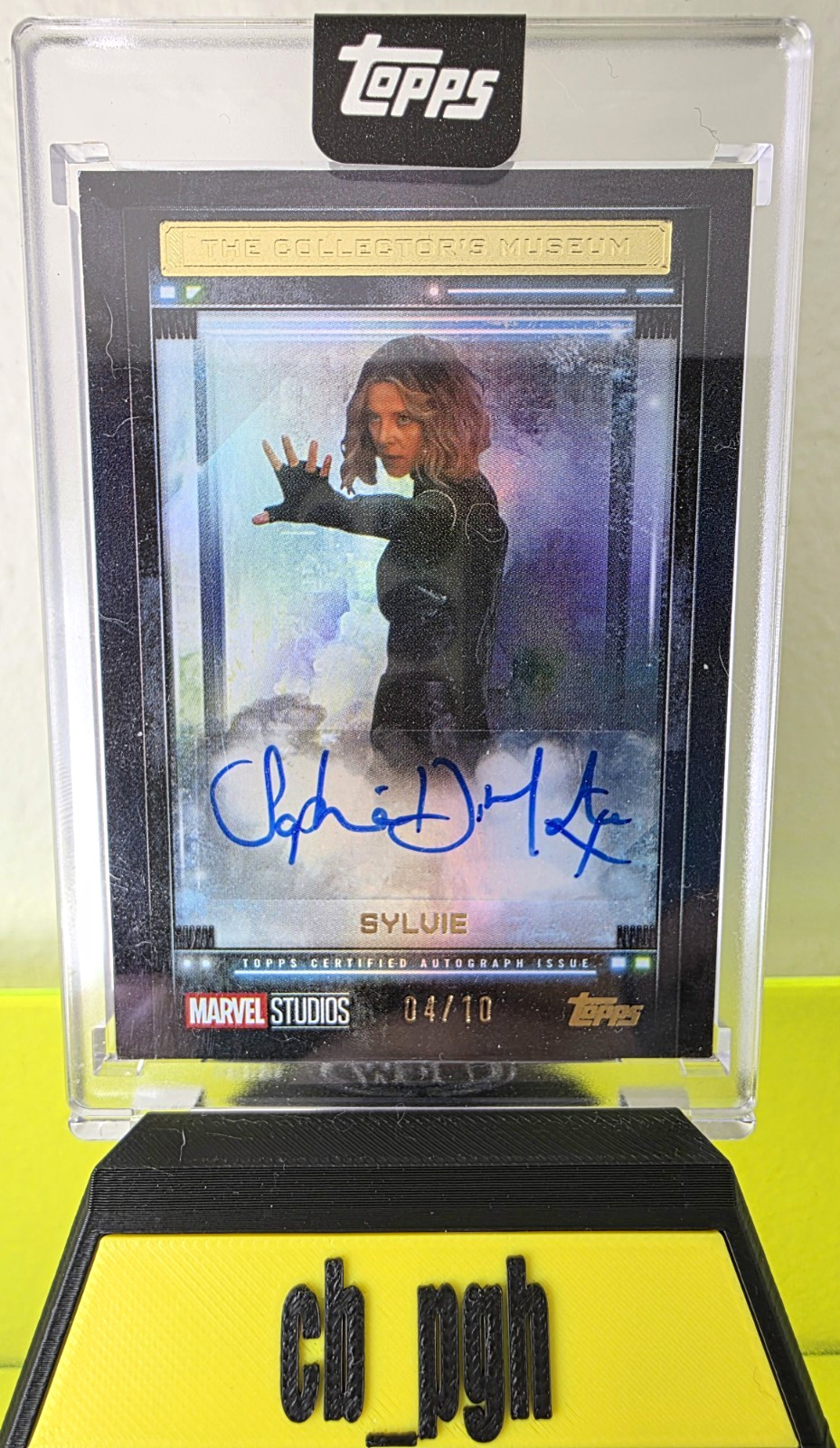 Topps 2025 Marvel The Collector Sylvie Sophia Di Martino Auto 04/10 TM-5DM Topps 2025 Marvel The Collector Sylvie Sophia Di Martino Auto 04/10 TM-5DM