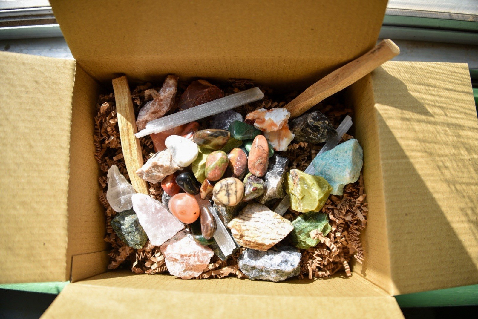 MEDIUM Mixed Mystery Crystal Box, Raw Crystals, Tumbled Crystals, Rocks MEDIUM Mixed Mystery Crystal Box, Raw Crystals, Tumbled Crystals, Rocks