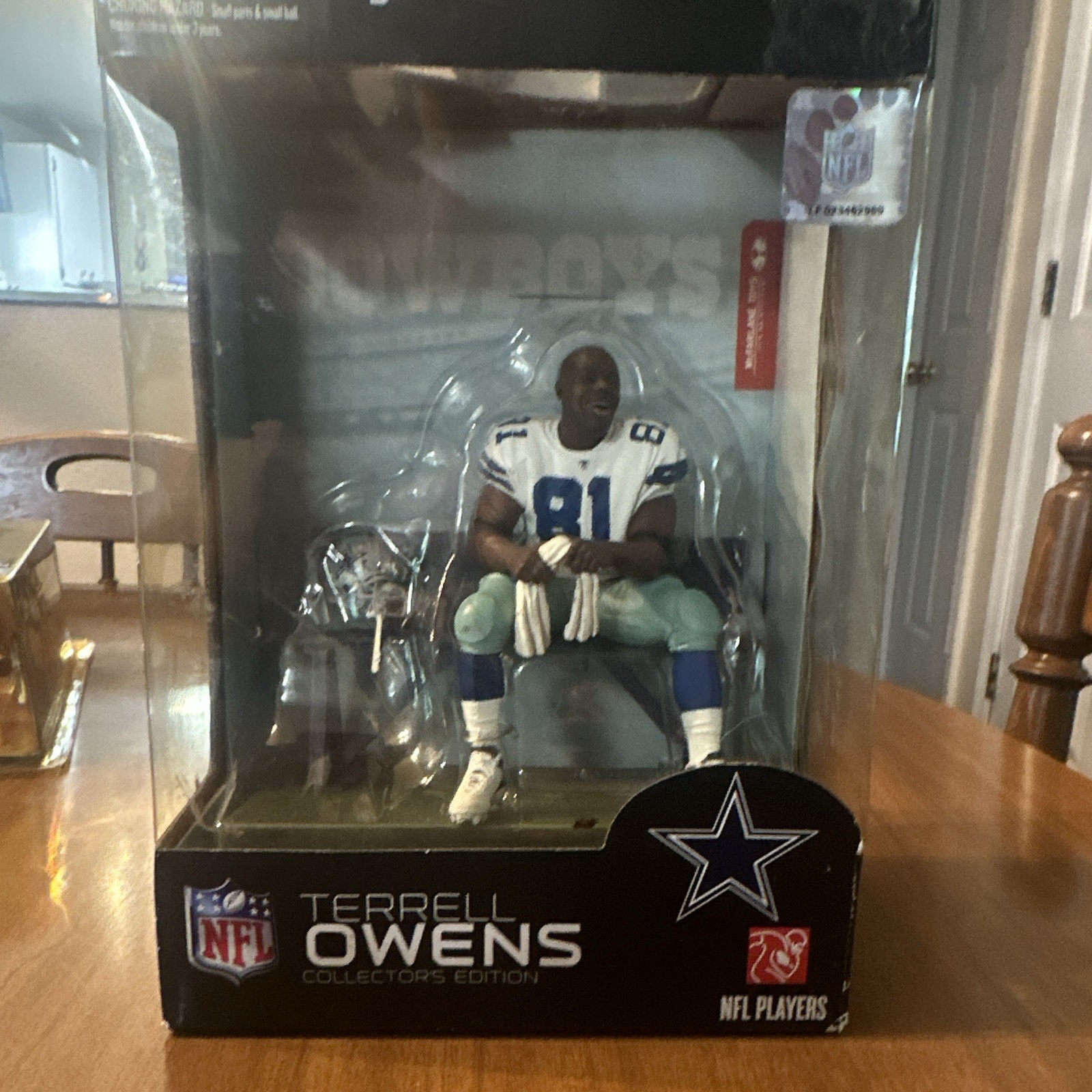 McFarlane Toys NFL Players Terrell Owens Dallas Cowboys #81 Figure McFarlane Toys NFL Players Terrell Owens Dallas Cowboys #81 Figure