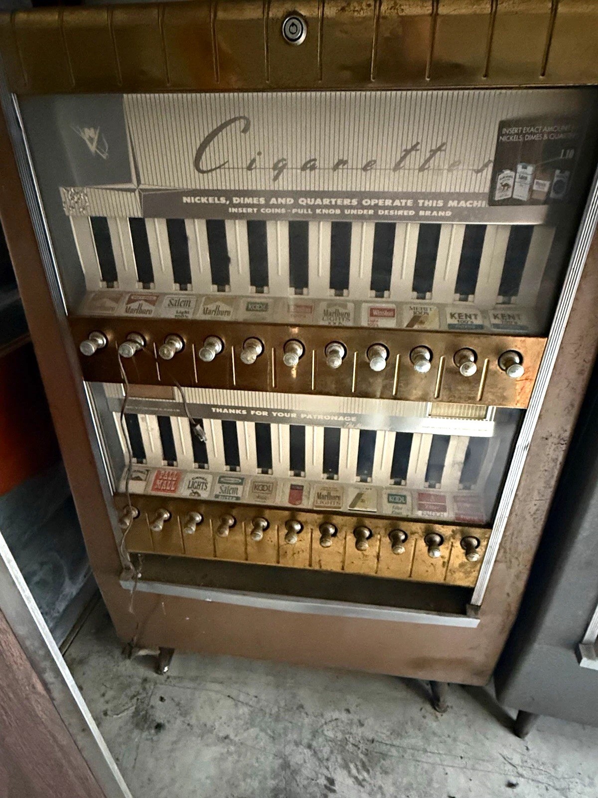 Vintage Cigarette Vending Machine Coin-Operated Coin-Op Vintage Cigarette Vending Machine Coin-Operated Coin-Op