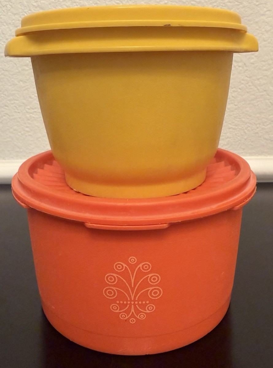 Lot Of 2 Vintage Tupperware Servalier Bowls with Lids #812 Harvest Colors Lot Of 2 Vintage Tupperware Servalier Bowls with Lids #812 Harvest Colors