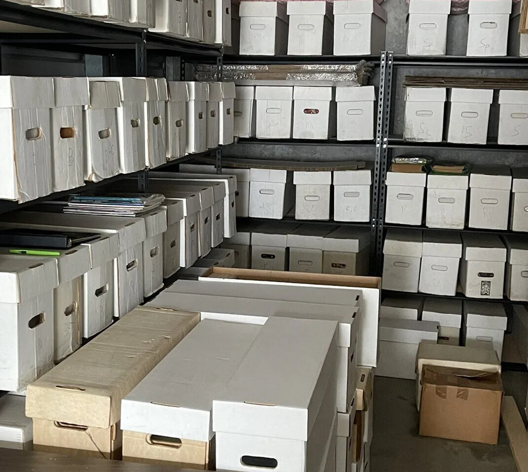 Huge Lot Of Comics - Storage Unit Find - 100 assorted comics Huge Lot Of Comics - Storage Unit Find - 100 assorted comics