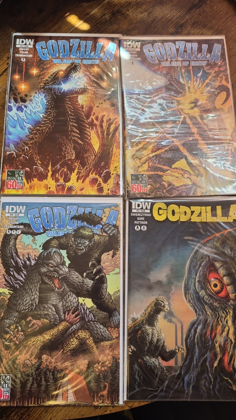 LOTE 4 COMICS GODZILLA RULERS OF EARTH #10 #11 #12 #13 - IDW 60th... LOTE 4 COMICS GODZILLA RULERS OF EARTH #10 #11 #12 #13 - IDW 60th...