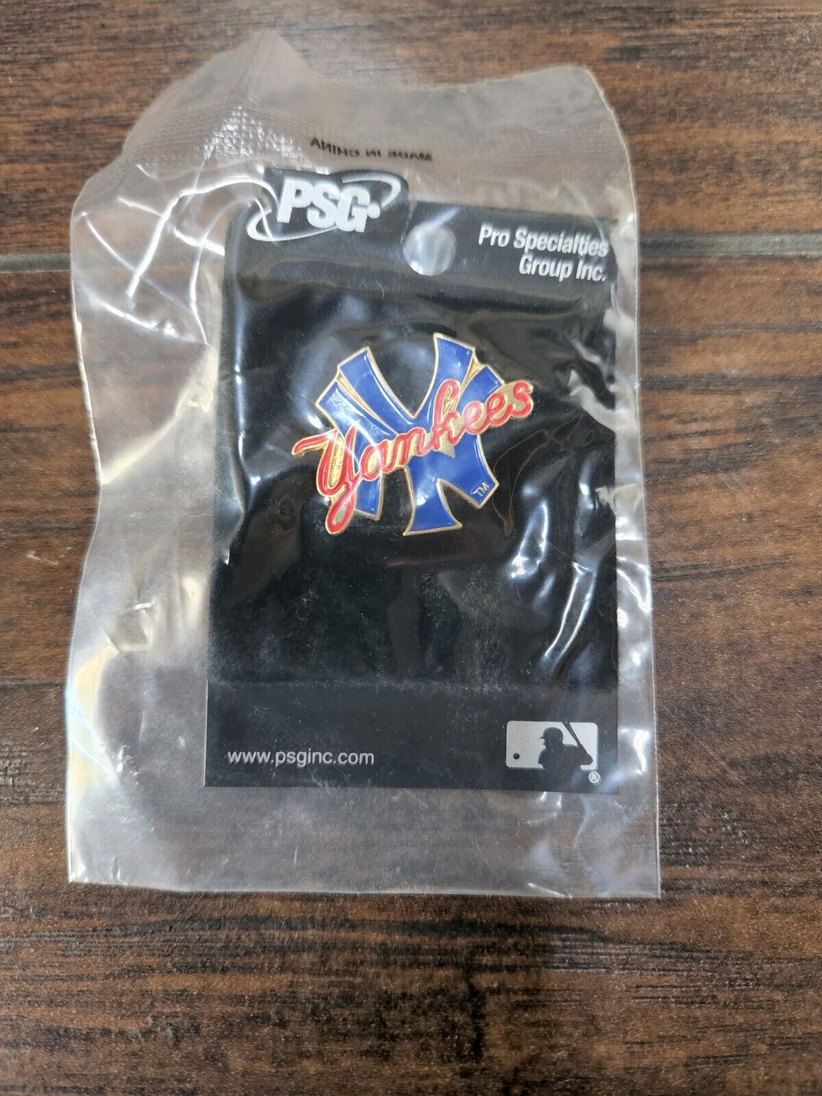 New York Yankees MLB NY Team Logo Baseball Shirt/Hat Lapel Pin - new 