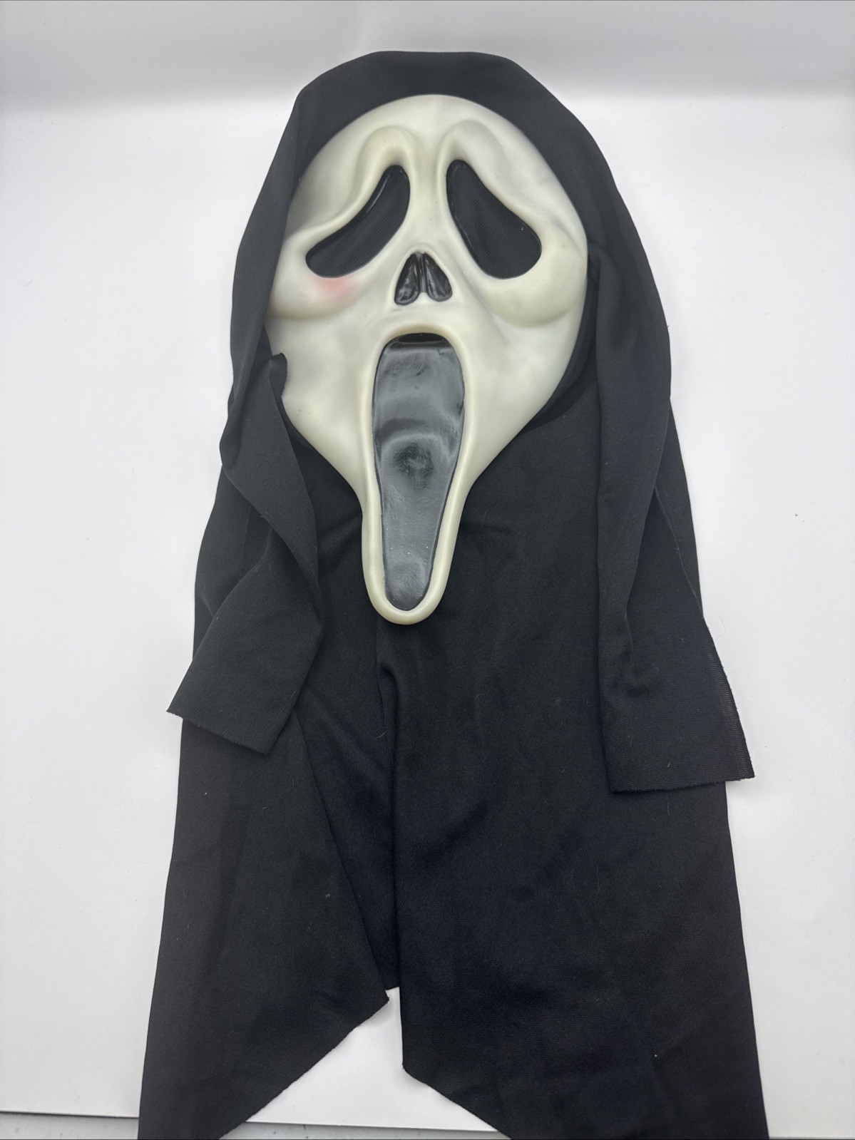 Vintage Ghost Face S9206 Glow in Dark Mask Fun World E.U. INC T Stamp Scream