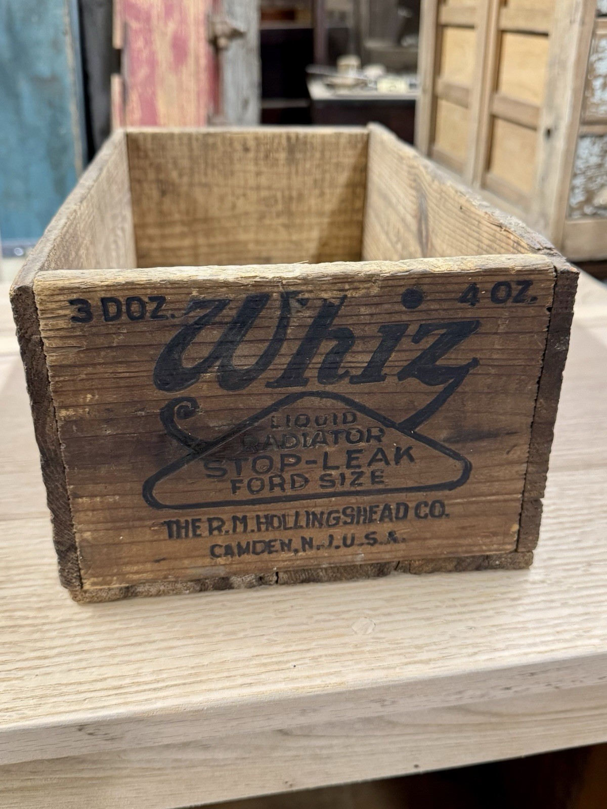 Antique Wooden Whiz Box Ford Radiator Stop Leak Wood Crate HOLLINGSHED CO. USA Antique Wooden Whiz Box Ford Radiator Stop Leak Wood Crate HOLLINGSHED CO. USA