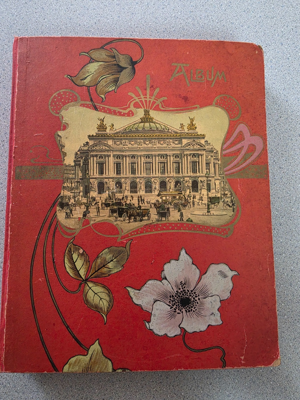 1900\'s Postcards in scrapbook with 200 cards