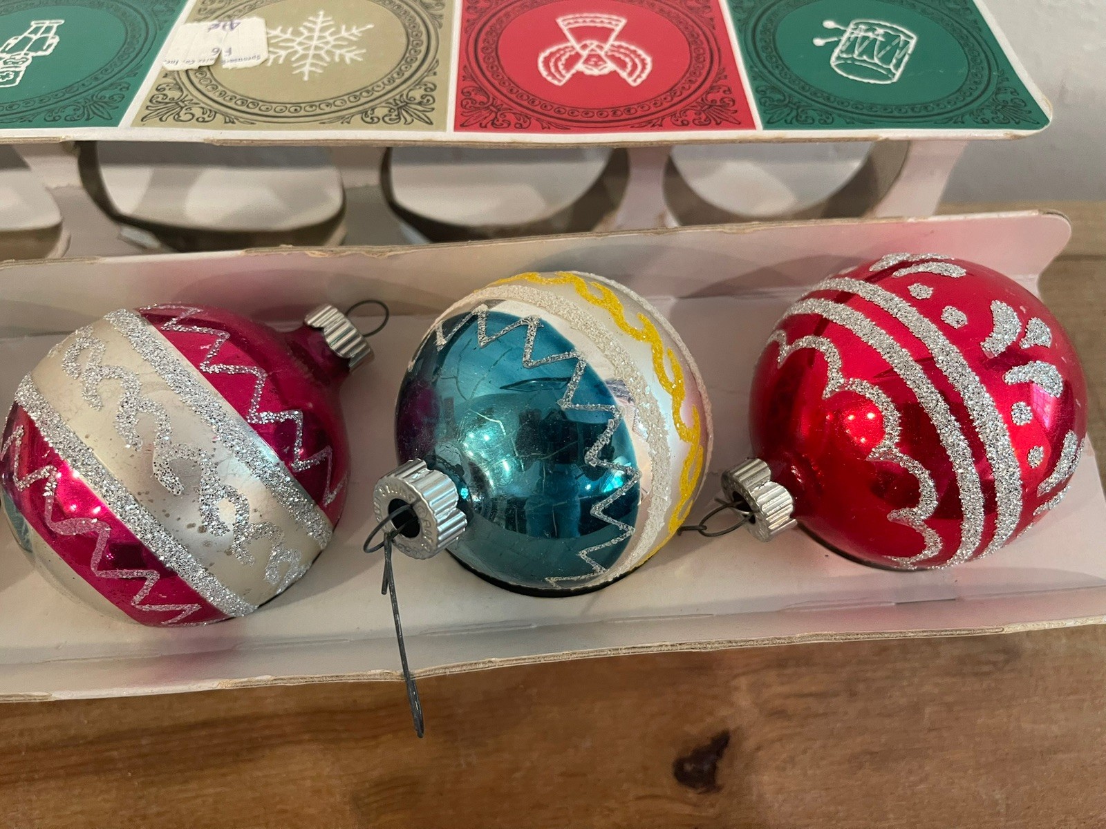 Vintage Shiny Brite Christmas Ornaments Box of 5, MID CENTURY Stencils stripes Vintage Shiny Brite Christmas Ornaments Box of 5, MID CENTURY Stencils stripes
