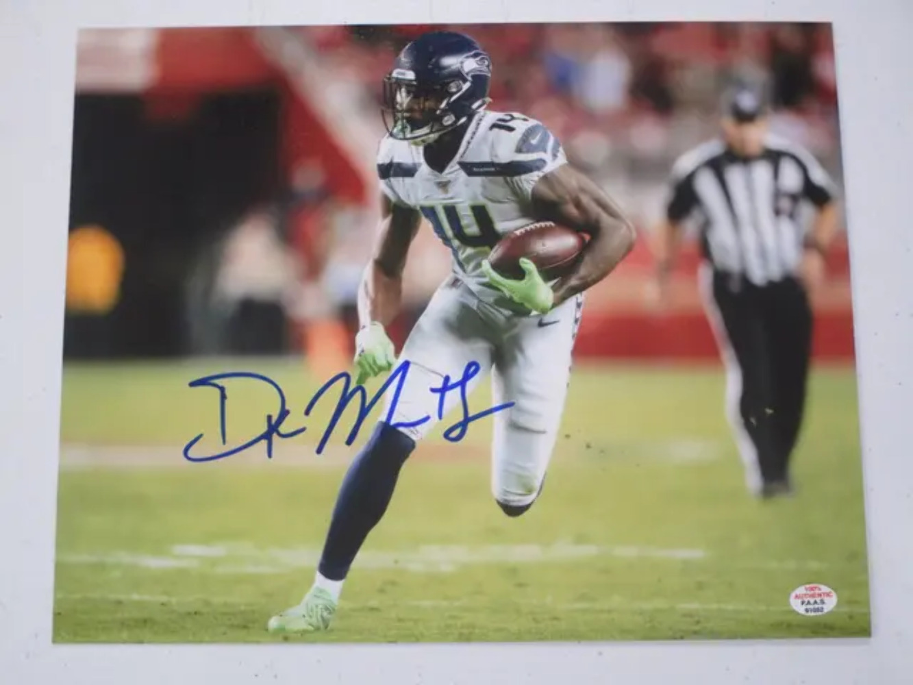 DK Metcalf of the Seattle Seahawks signed autographed 8x10 photo PAAS COA 052