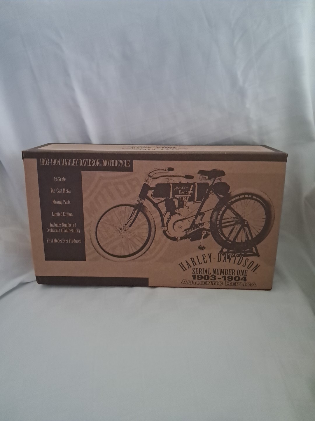 Harley Davidson Serial No.1 Motorcycle 1903-1904 1/6 Scale Die-Cast Replica READ Harley Davidson Serial No.1 Motorcycle 1903-1904 1/6 Scale Die-Cast Replica READ