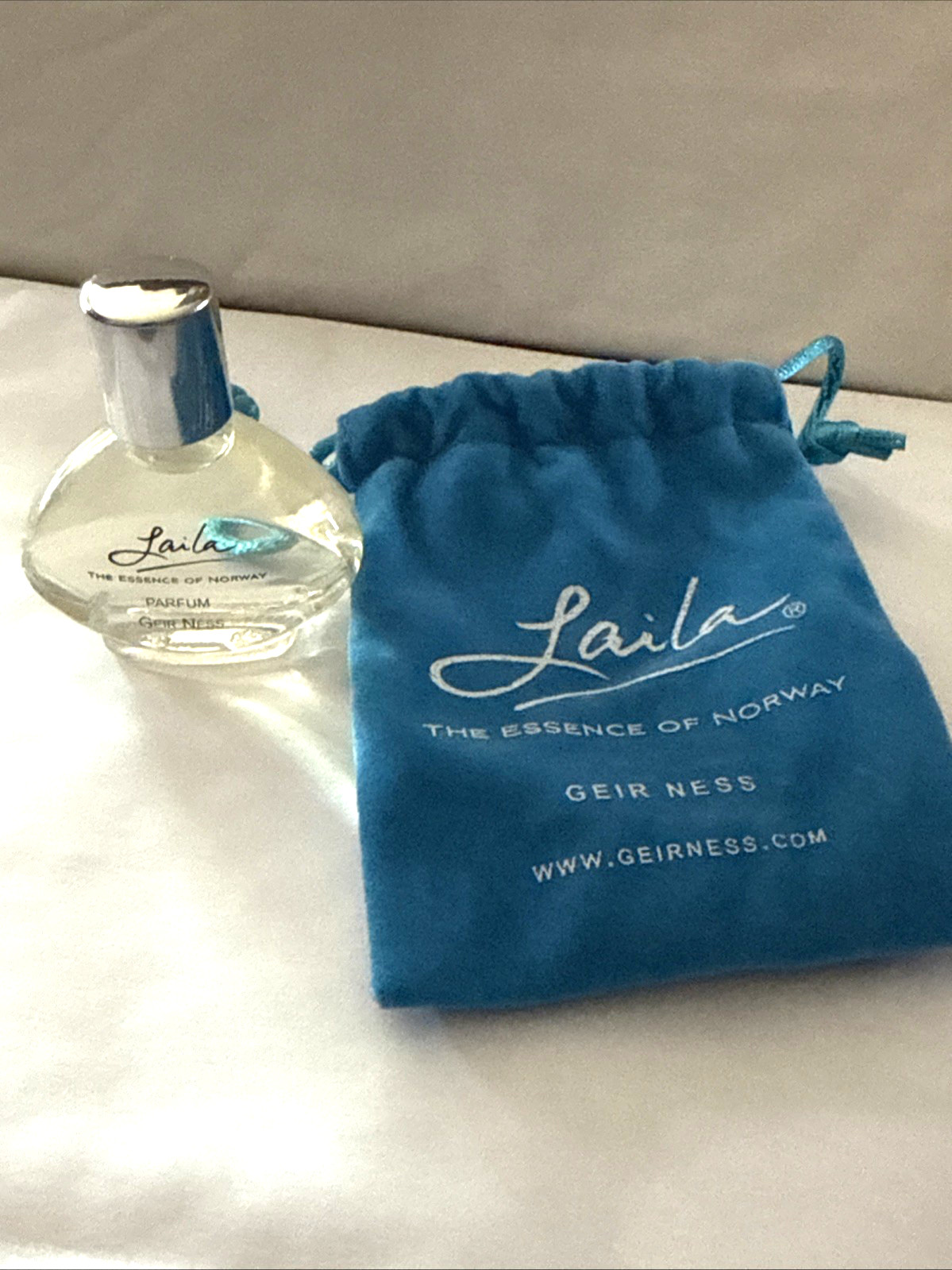 Laila Essence of Norway Parfum Perfume Miniature Splash - Geir Ness/Vintage FULL Laila Essence of Norway Parfum Perfume Miniature Splash - Geir Ness/Vintage FULL