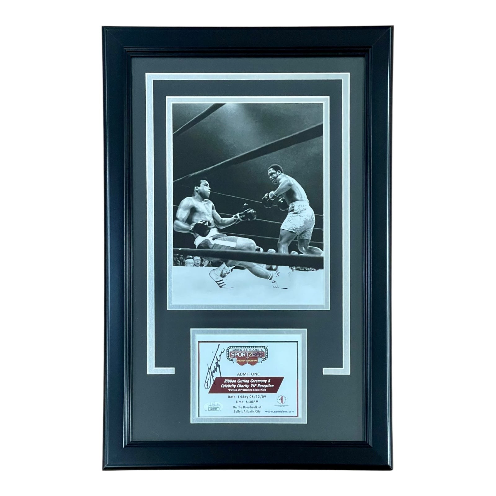 Joe Frazier Autographed Boxing Framed 8x10 Photo Joe Frazier Autographed Boxing Framed 8x10 Photo