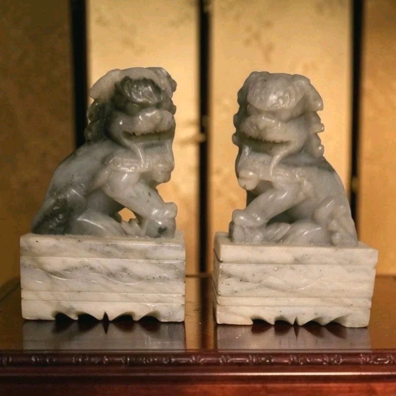 Chinese Pair Of Gray Marble Carved Soapstone Foo Dogs Guardian Lion Bookends 4\ Chinese Pair Of Gray Marble Carved Soapstone Foo Dogs Guardian Lion Bookends 4\